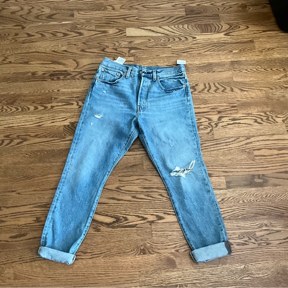 NWT Free People Levi premium Distressed Boyfriend Jeans - Picture 1 of 7